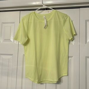 ONLY WORN ONCE Lululemon shirt size 6